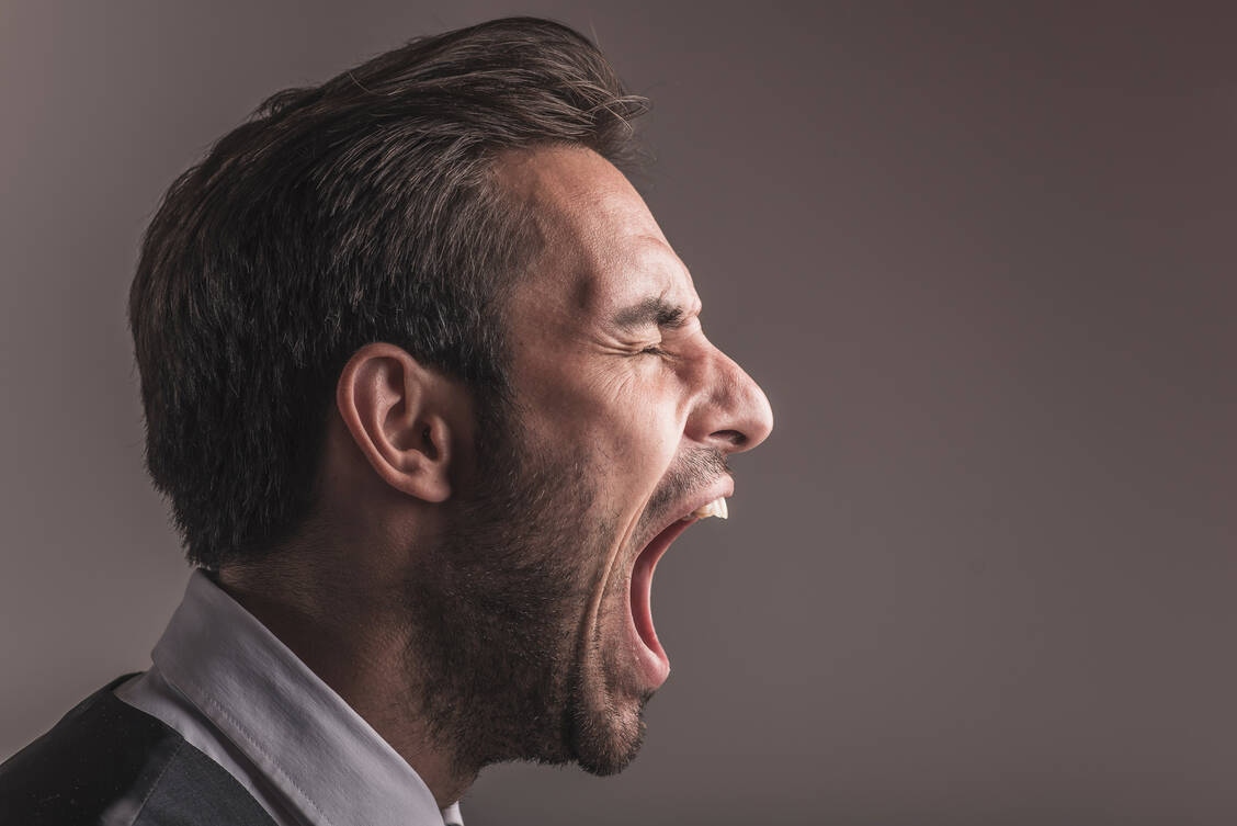 Wut hat einen schlechten Ruf. Dabei ist es meist der Umgang mit dieser Emotion, der nicht gut ist. Wut selbst kann auch sehr produktiv und positiv sein. / © Adobe Stock/Teodor Lazarev