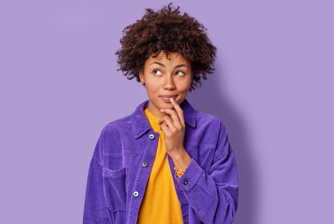 Jugendliche dürfe auch alleine oder mit einem Freund oder einer Freundin zum Gesundheitscheck. Und es gilt: Was im Sprechzimmer Thema ist, bleibt auch dort. / © Adobe Stock/Wayhome Studio