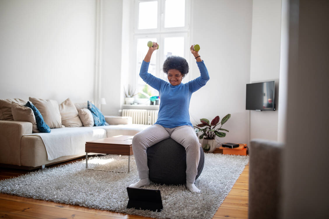 Die Weltgesundheitsorganisation (WHO) empfiehlt, mindestens zweimal pro Woche Krafttraining zu machen. / Foto: Getty Images/Luis Alvarez