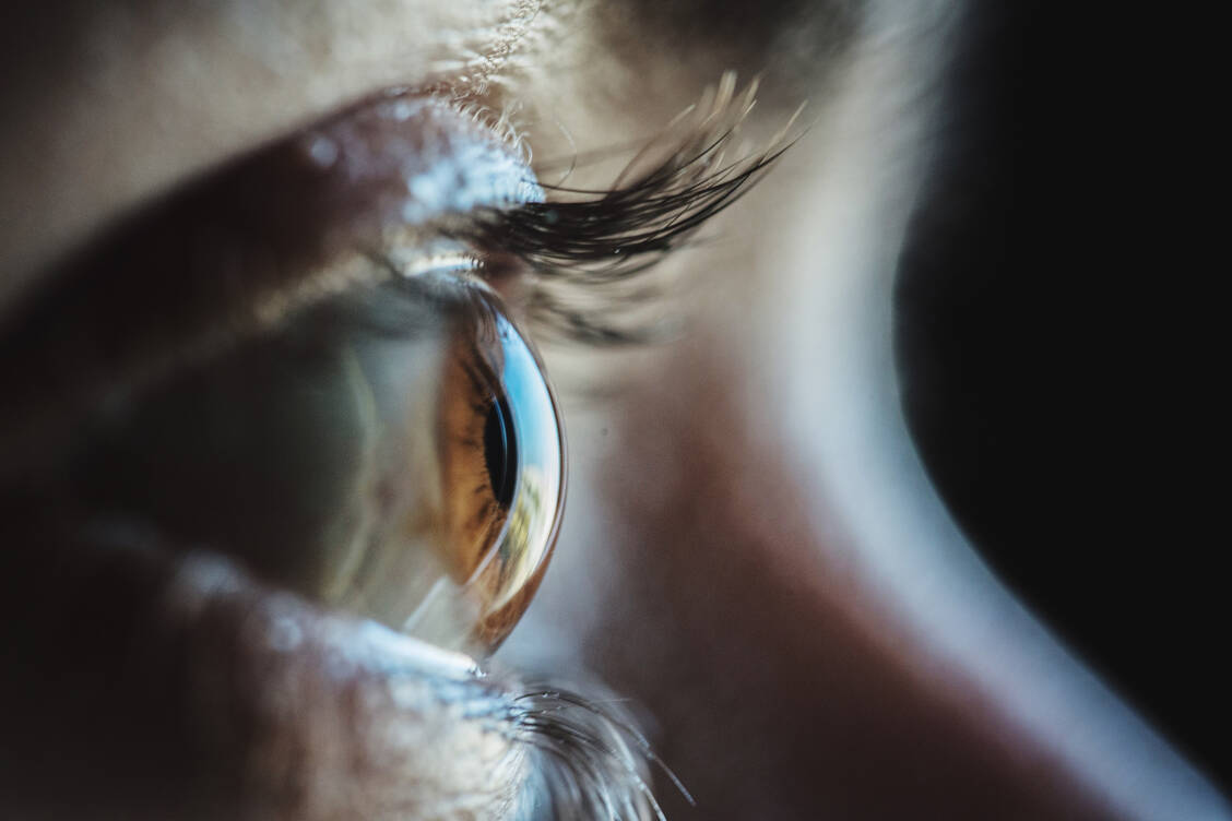 Wer die Gesundheit seiner Augen erhalten will, sollte die Finger vom Rauchen lassen. Dabei macht es kaum einen Unterschied, ob jemand zur klassischen Tabakzigarette oder zur elektrische Zigarette greift. / Foto: Getty Images/Geraci Luigi
