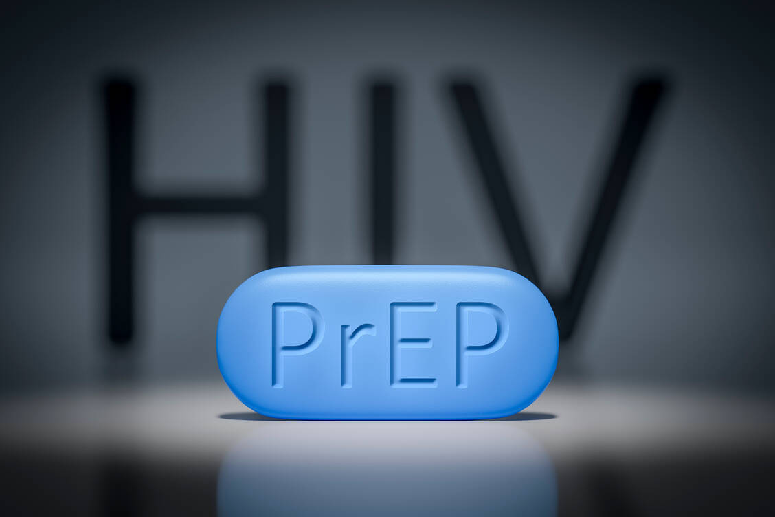 Nur eine Tablette täglich verringert das Risiko, sich mit HIV zu infizieren, um mehr als 90 Prozent – seit dem 1. September gibt es diese Prophylaxe auch als Kassenleistung. / Foto: Getty Images/magann