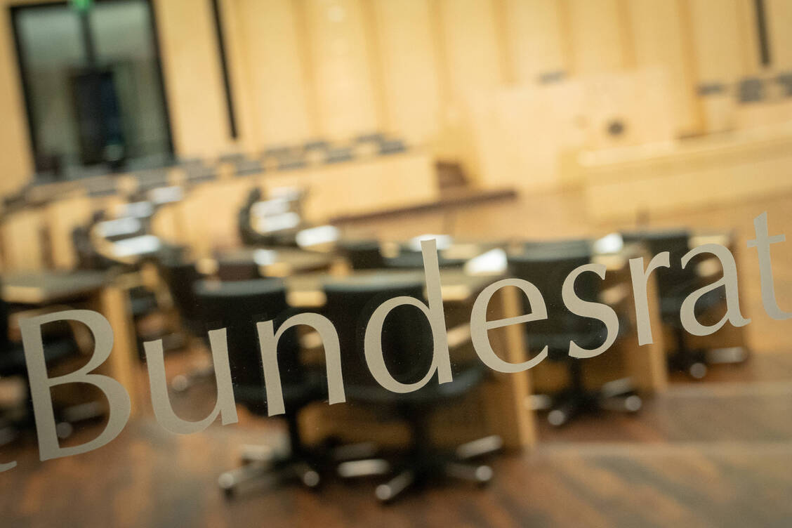 Die Stellungnahme der Länderkammer beinhaltet einige Kritik. / © IMAGO/Chris Emil Janßen