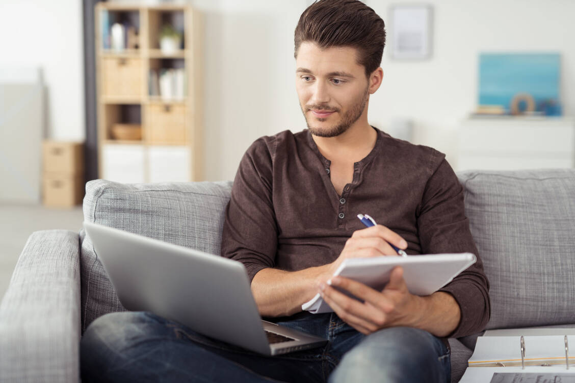 Ein ganzes Berufsleben lang weiterlernen, das ist der beste Weg, um mit immer neuen Herausforderungen spielend zurecht zu kommen. / Foto: Adobe Stock/contrastwerkstatt