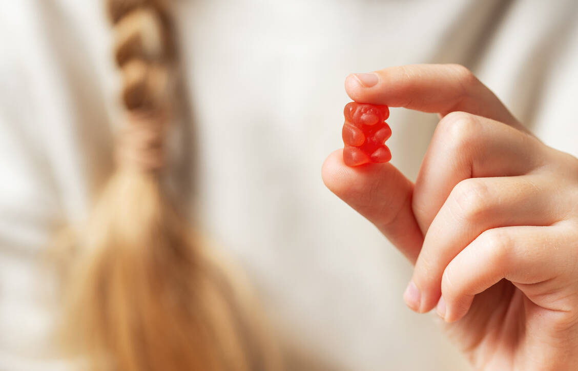 Nahrungsergänzungsmittel für Kinder sehen teils aus wie Süßigkeiten. (Symbolbild) / © Getty Images/Almaje