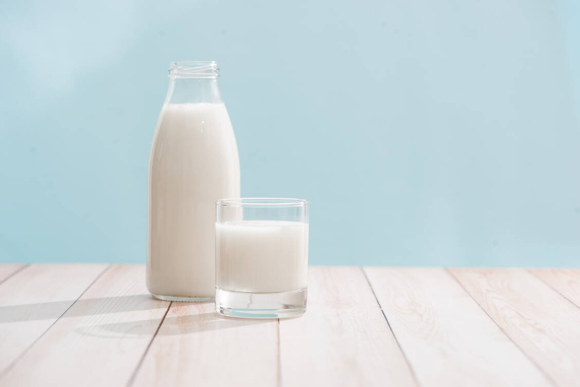 Milch- und Milchprodukte sind hierzulande wichtige Quellen für die Versorgung mit Jod. / © Adobe Stock/makistock