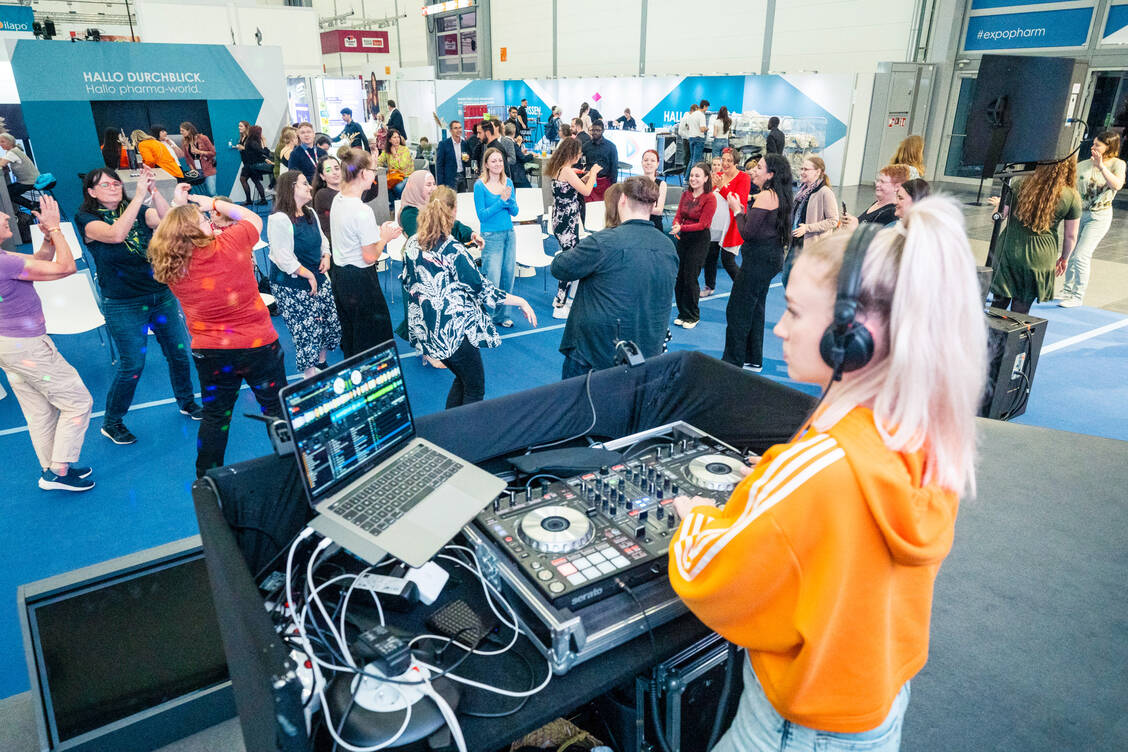 Jede Menge Spaß und Austausch – das bietet ein Abend der Extraklasse auf der diesjährigen expopharm. / Foto: © ZWEILUX – Agentur für Fotografie und Fotomanagement, Bernd Lauter