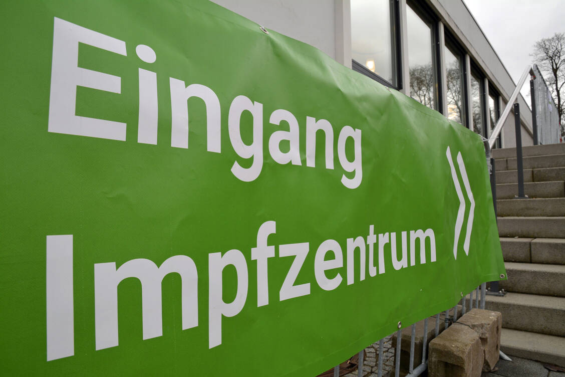 Das RKI sieht wegen Alter und Vorerkrankungen bei 36,5 Millionen Menschen in Deutschland ein erhöhtes Risiko für einen schweren Verlauf von Covid-19. / Foto: Adobe Stock/lotharnahler