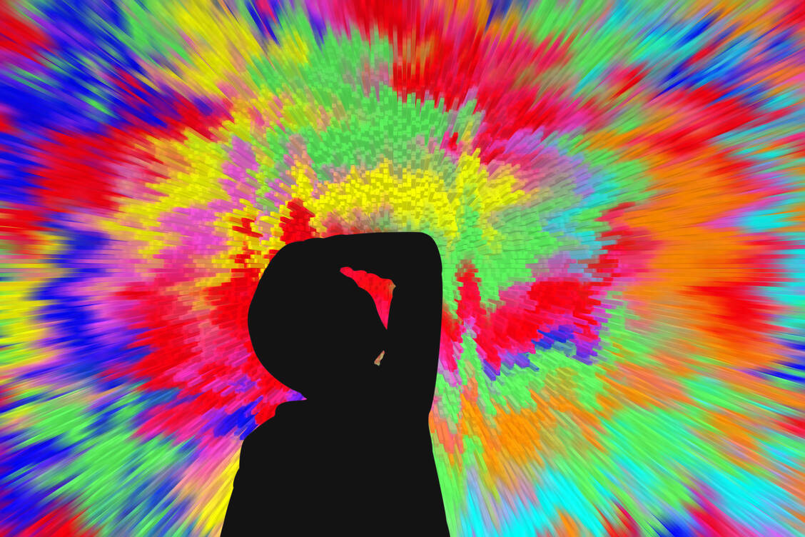 Medikamente sollten schon bei den ersten Anzeichen der Attacke eingenommen werden, Analgetika/NSAR bereits während der Aura, Triptane erst danach.  / Foto: Adobe Stock/Mobilise248