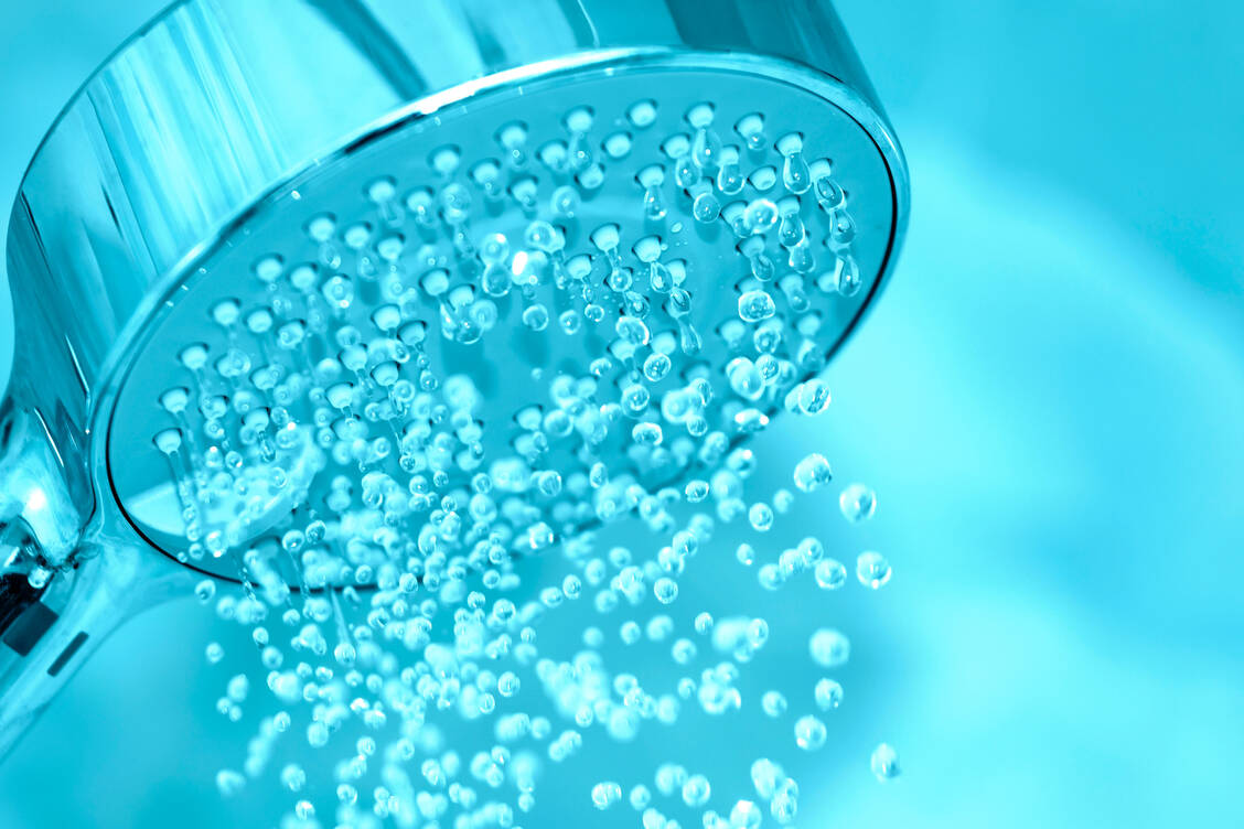 So wenige Medikamentenrückstände im Wasser wie möglich – zahlreiche Unternehmen bemühen sich mittlerweile darum, aber es ist noch Luft nach oben. / Foto: Adobe Stock/RokaB