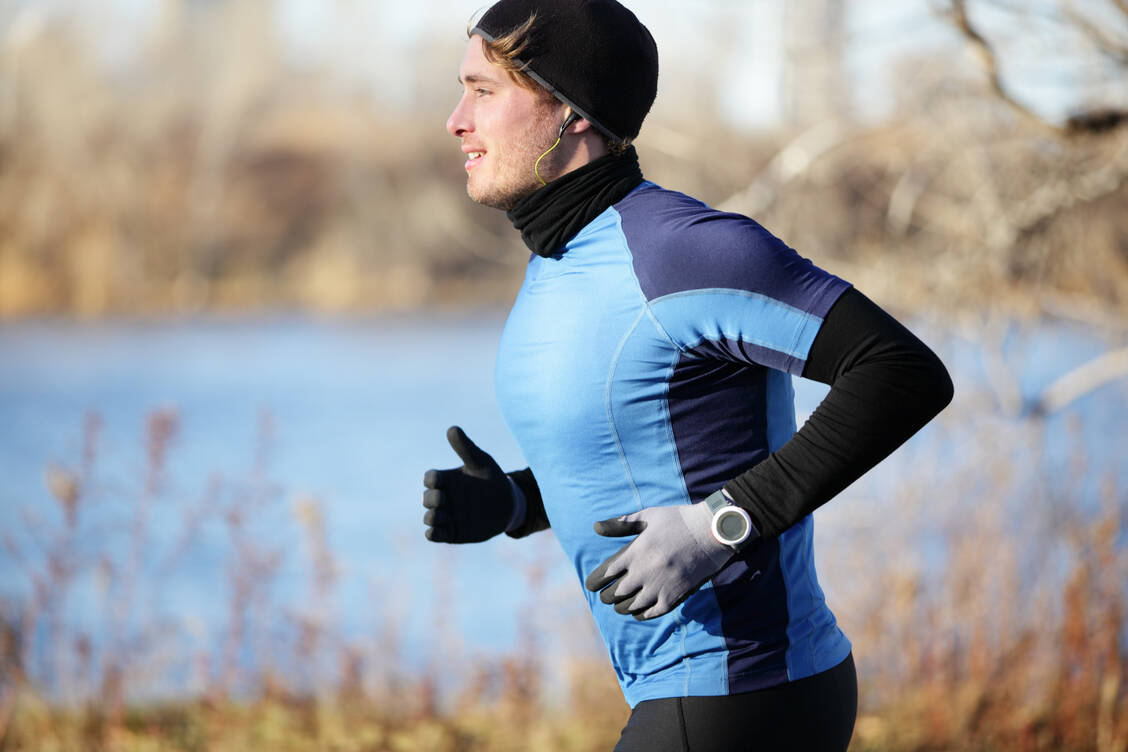 Sport ist prinzipiell auch im Winter draußen möglich, wenn man einige Dinge beachtet. / Foto: Shutterstock/Maridav