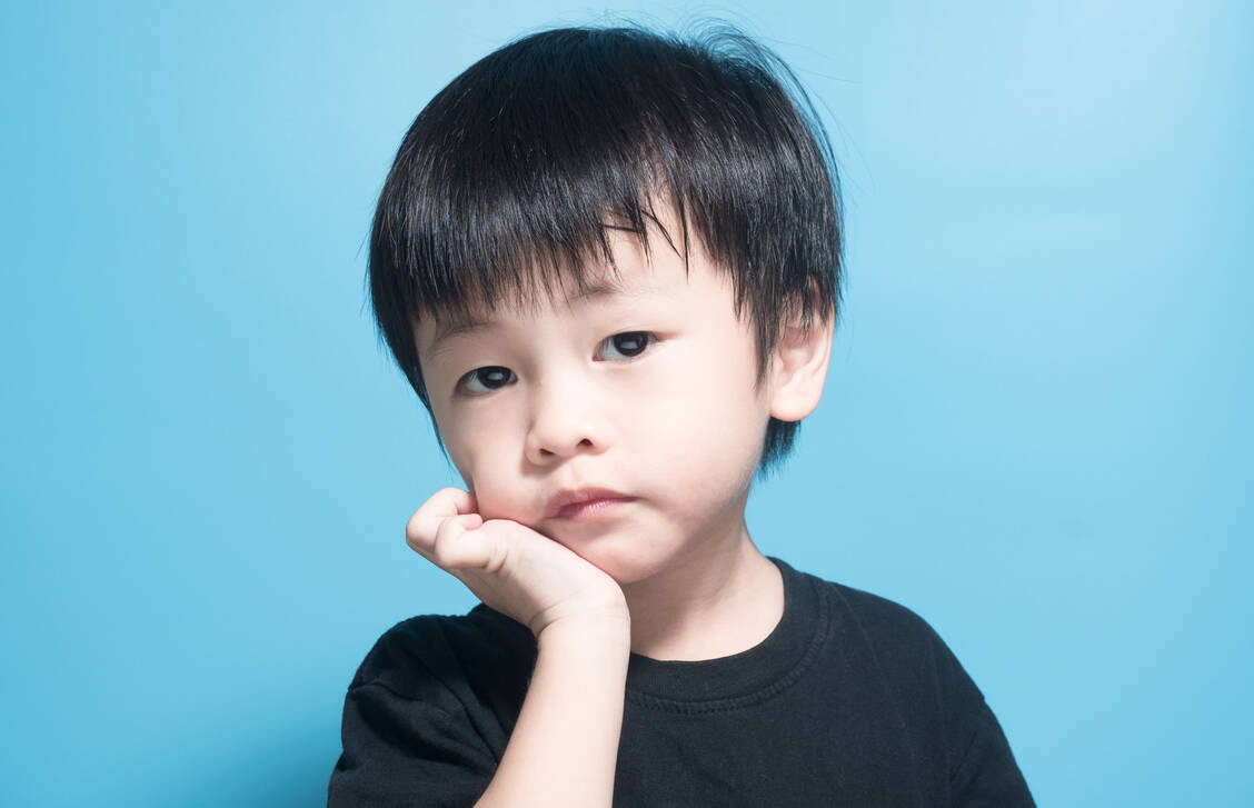 Schmerzhafte Schwellung: Eine Ohrspeicheldrüsenentzündung ist charakteristisches Symptom für eine Mumpserkrankung ist.  / Foto: Adobe Stock/Jirus