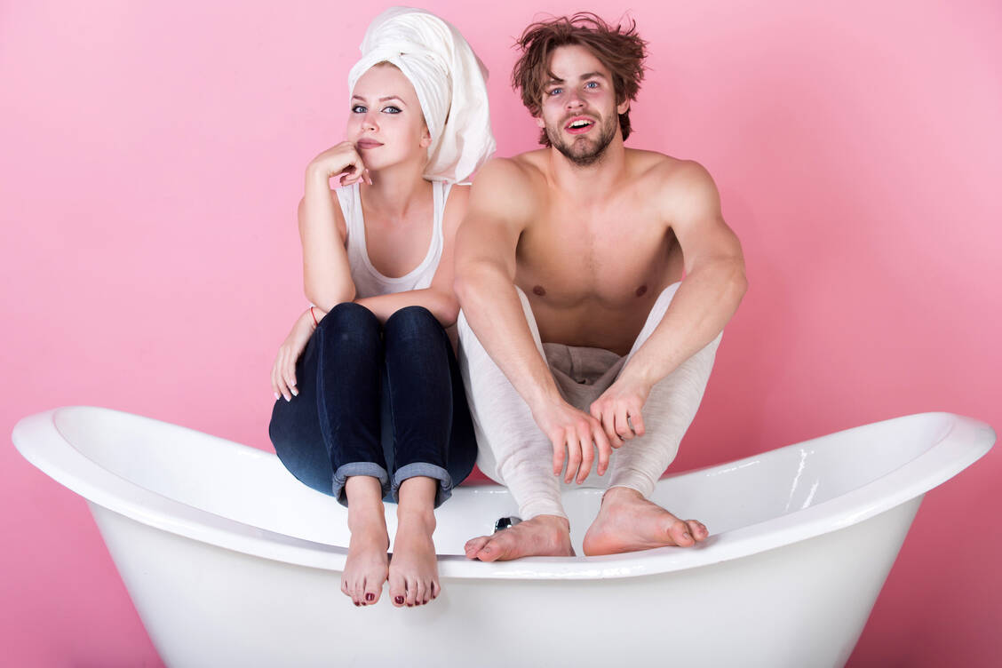 Gewusst wie: Die richtige Intimhygiene für sie und ihn bedeutet neben einem Wohlgefühl auch Krankheitsprophylaxe. / Foto: Adobe Stock/Volodymyr