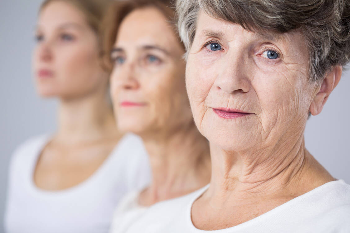 Familiäre Häufung: Gen-Mutationen, die das Risiko an Brustkrebs zu erkranken erhöhen, können über Generationen weiter gegeben werden.  / Foto: Adobe Stock/Photographee.eu