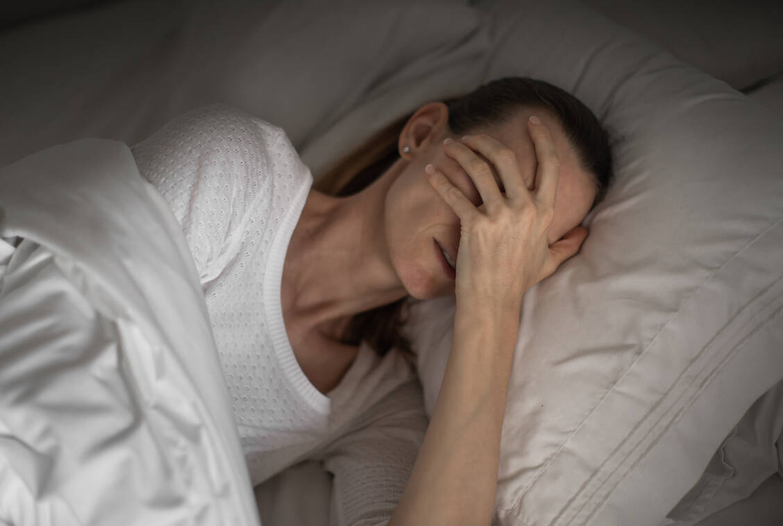 Die genaue Ursache von Clusterkopfschmerz ist noch nicht vollständig geklärt. / © Getty Images/kieferpix