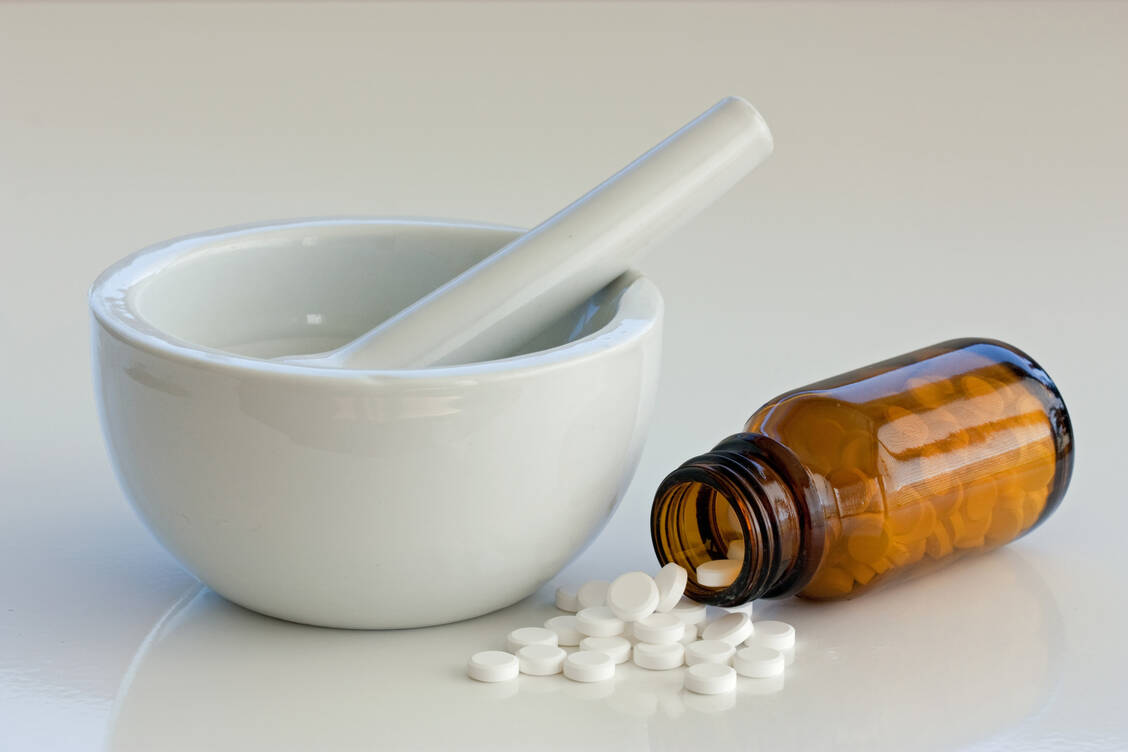 Tabletten werden oft zur Herstellung von pädiatrischen Kapseln verwendet. / Foto: AdobeStock/monropic