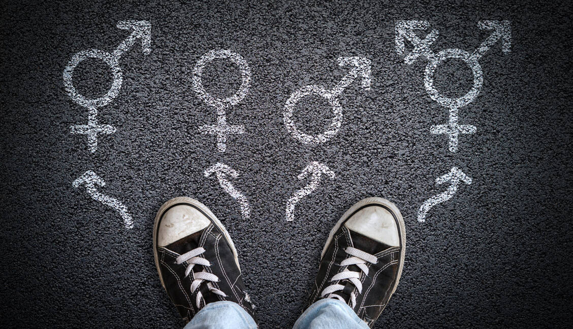 Jugendlichen mit Geschlechtsdysphorie kann es nach einer medizinischen Geschlechtsumwandlung noch schlechter gehen. / © Getty Images/ronniechua
