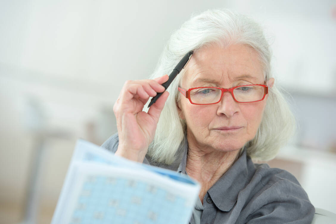 In old age, physical and mental abilities may decline, leading to limitations in independence and self-determination. / Foto: Adobe Stock/auremar