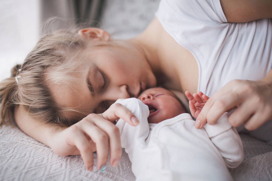 Einer Schätzung der Weltgesundheitsorganisation WHO zufolge ist nur bei 10 bis 15 Prozent der Geburten ein Kaiserschnitt medizinisch notwendig. / Foto: Adobe Stock/Make_story