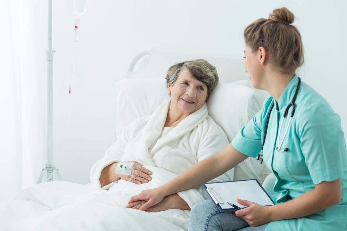 Viele Patienten, die vor einer größeren Operation stehen, weisen eine Anämie auf. / © Adobe Stock/Photographee.eu