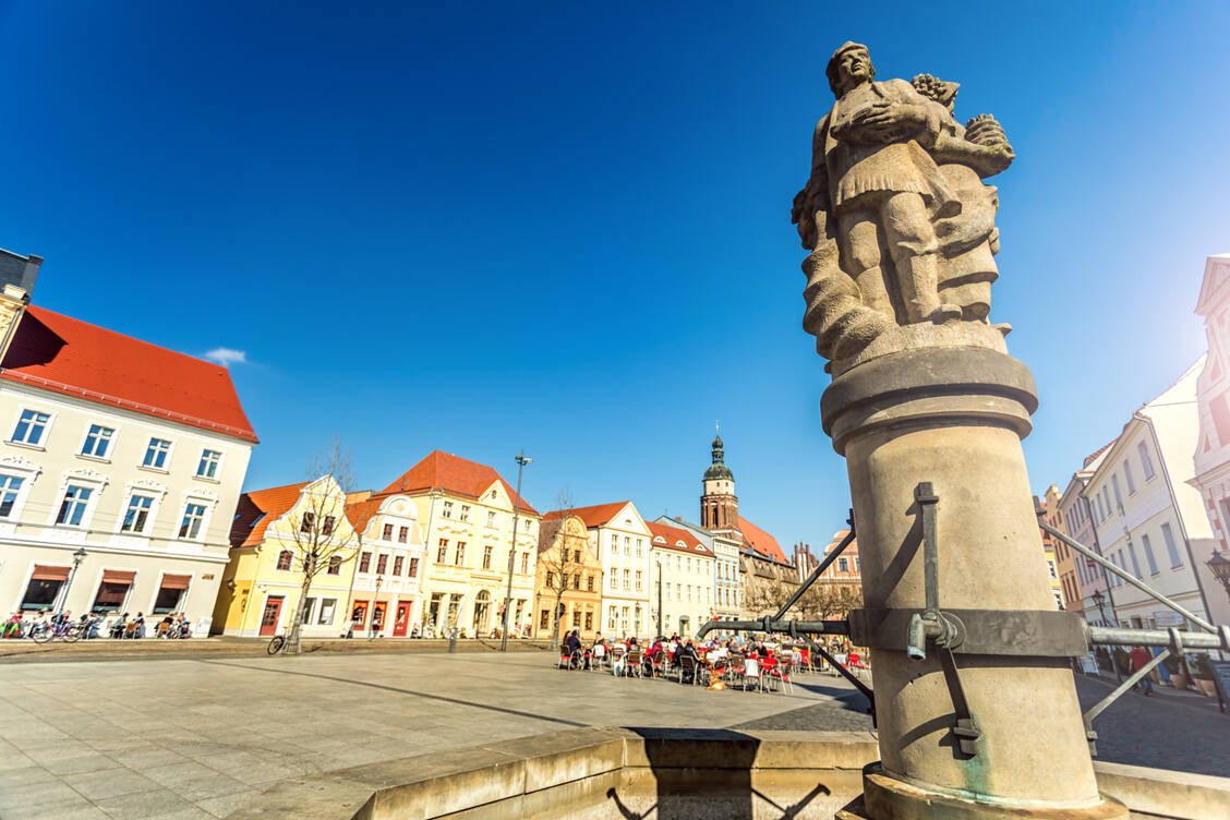Die Adexa-Berufsgruppe Pharmazie-Ingenieure und Apothekerassistenten trifft sich Anfang April in Cottbus. / Foto: Getty Images / querbeet