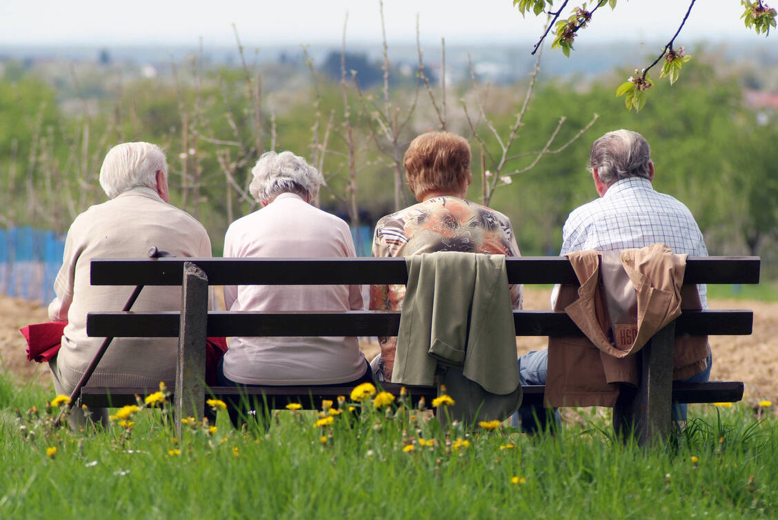 Gerade beruflich gut vernetzten erfolgreichen Männern und Frauen kann der Renteneintritt schwer fallen. / Foto: Fotolia/SyB