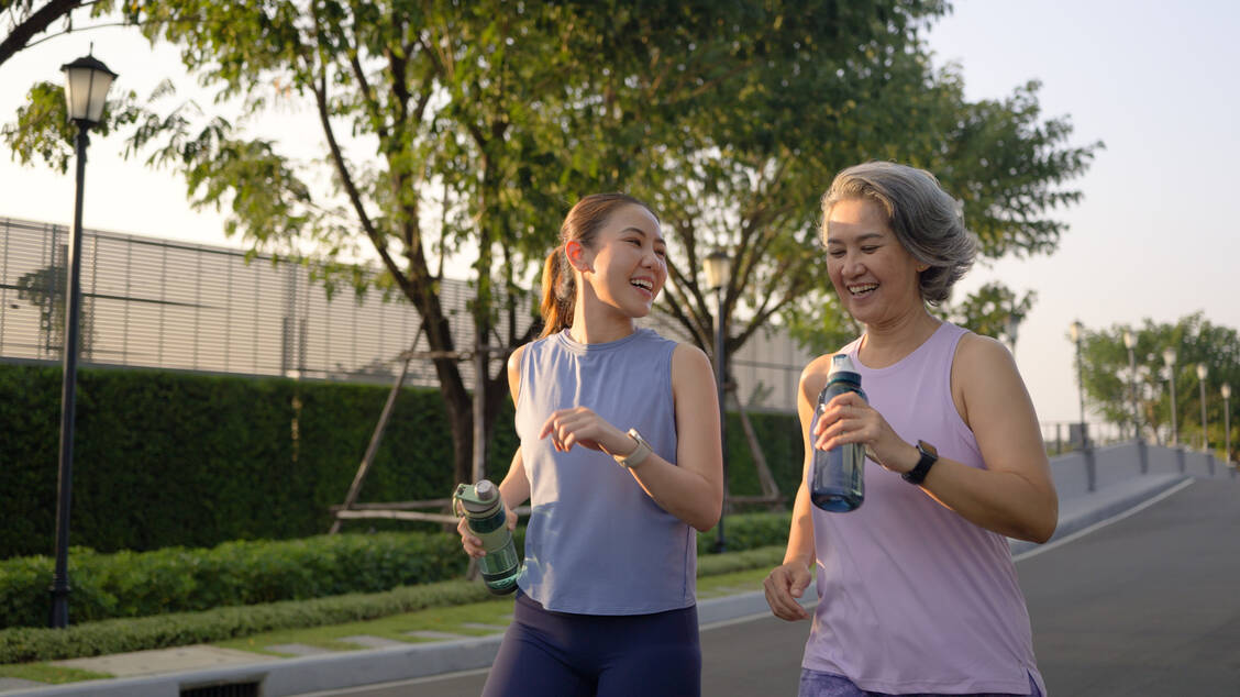 Man muss nicht jeden morgen joggen, aber Bewegung vor der Arbeit legt auf alle Fälle einen guten Grundstein für den Tag. / © Adobe Stock/ChayTee