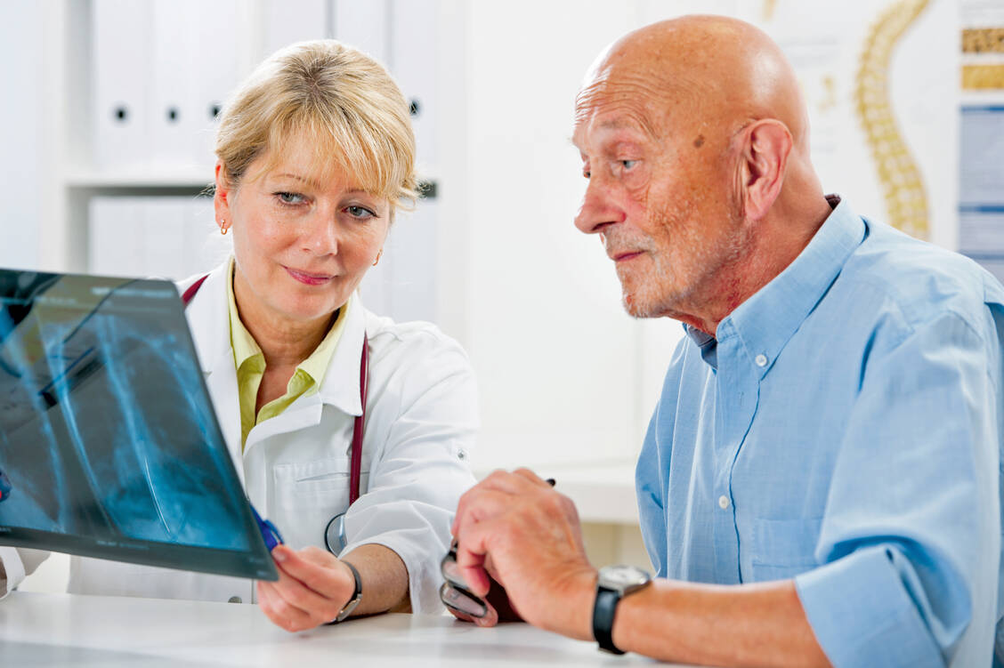 Dacomitinib wird für Patienten mit schwerer Leberinsuffizienz nicht empfohlen. / Foto: Shutterstock/Alexander Raths