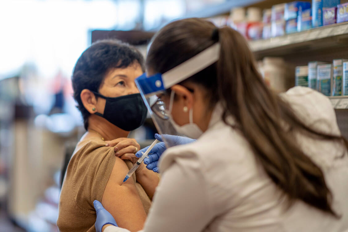 In den USA haben Apotheken die Covid-19-Impfkampagne unterstützt. / Foto: Getty Images/FatCamera
