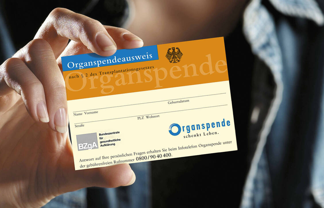 Auf dem Organspendeausweis kann man einer Organ- und Gewebeentnahme sowohl zustimmen als auch ausdrücklich widersprechen. / Foto: BzgA