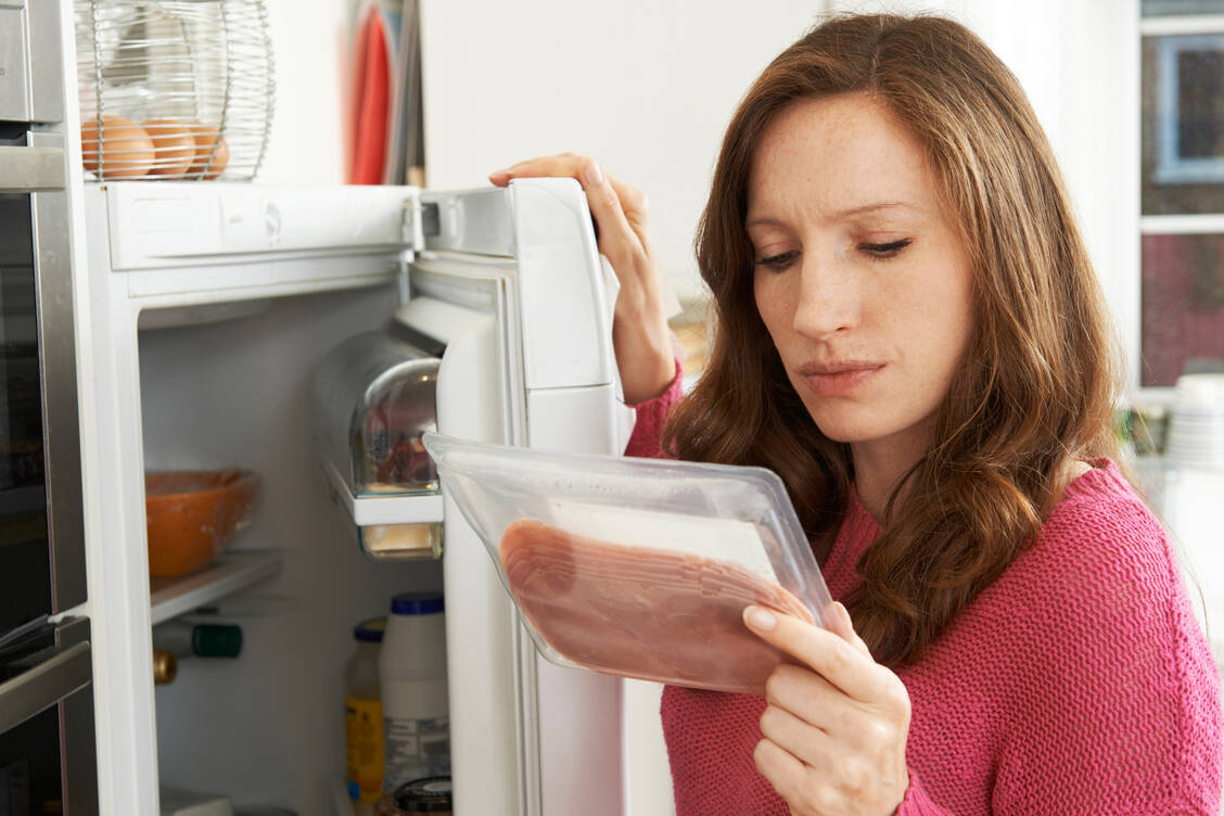 In Deutschland verzehren Männer im Schnitt fast 1100 Gramm Fleisch pro Woche. Die WHO empfiehlt maximal 300 bis 600 Gramm pro Woche. / Foto: Adobe Stock/highwaystarz -