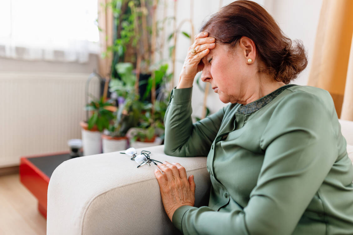 Für Migräne-Patienten, die gleichzeitig unter einer Herz-Kreislauf-Erkrankung leiden, gibt es eine neue Behandlungsoption: Lasmiditan wirkt in den peripheren Blutgefäßen nicht vasokonstriktorisch. / Foto: Getty Images/Phynart Studio
