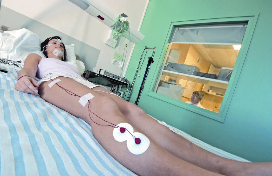 Im Schlaflabor lässt sich ein RLS zumeist zuverlässig diagnostizieren. / Foto: Superbild