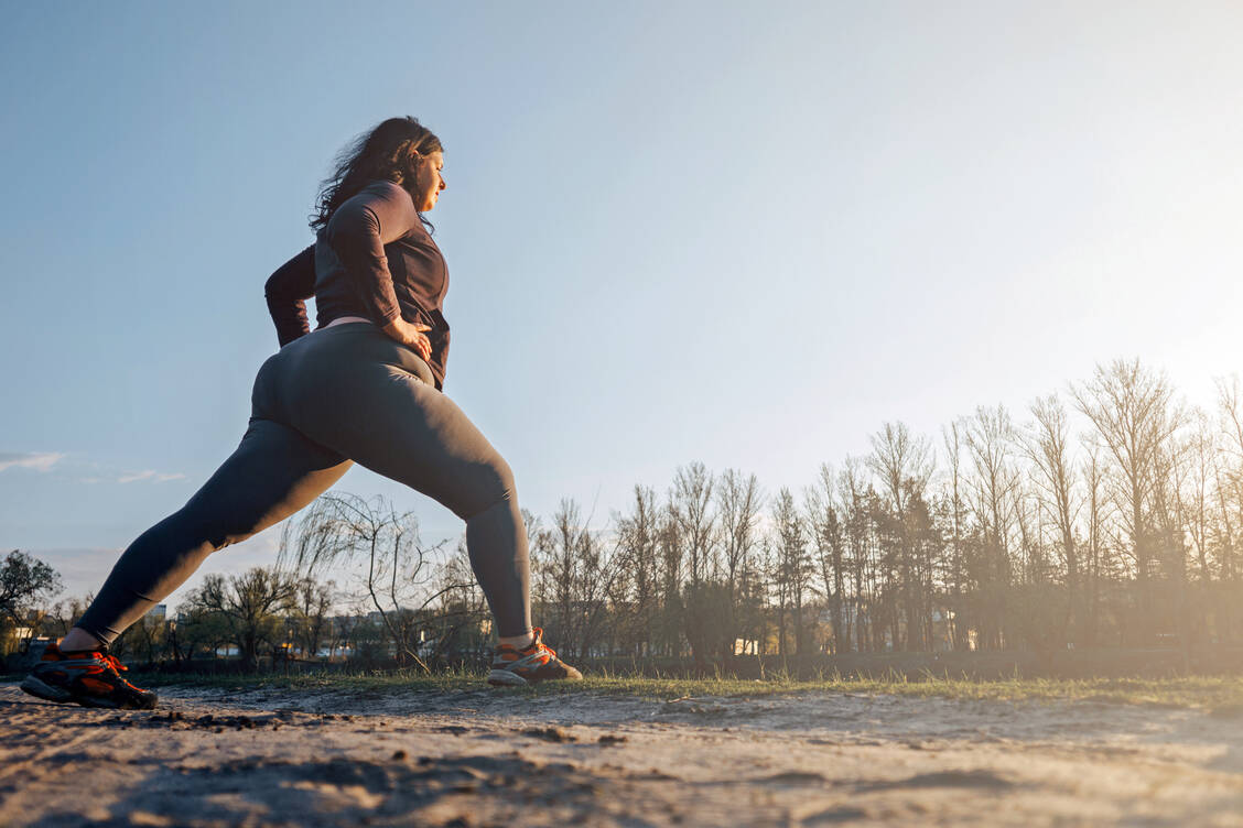 Laufend dem Lip- und Lymphödem entgegenwirken: Bewegungstherapie ist ein wesentliches Element der konservativen Behandlungsmethoden. / Foto: stock.adobe.com/Vadym