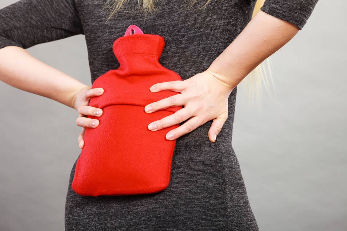Das lumbale Facettensyndrom kann verschiedene Abschnitte des Rückens betreffen. / Foto: Adobe Stock/Voyagerix