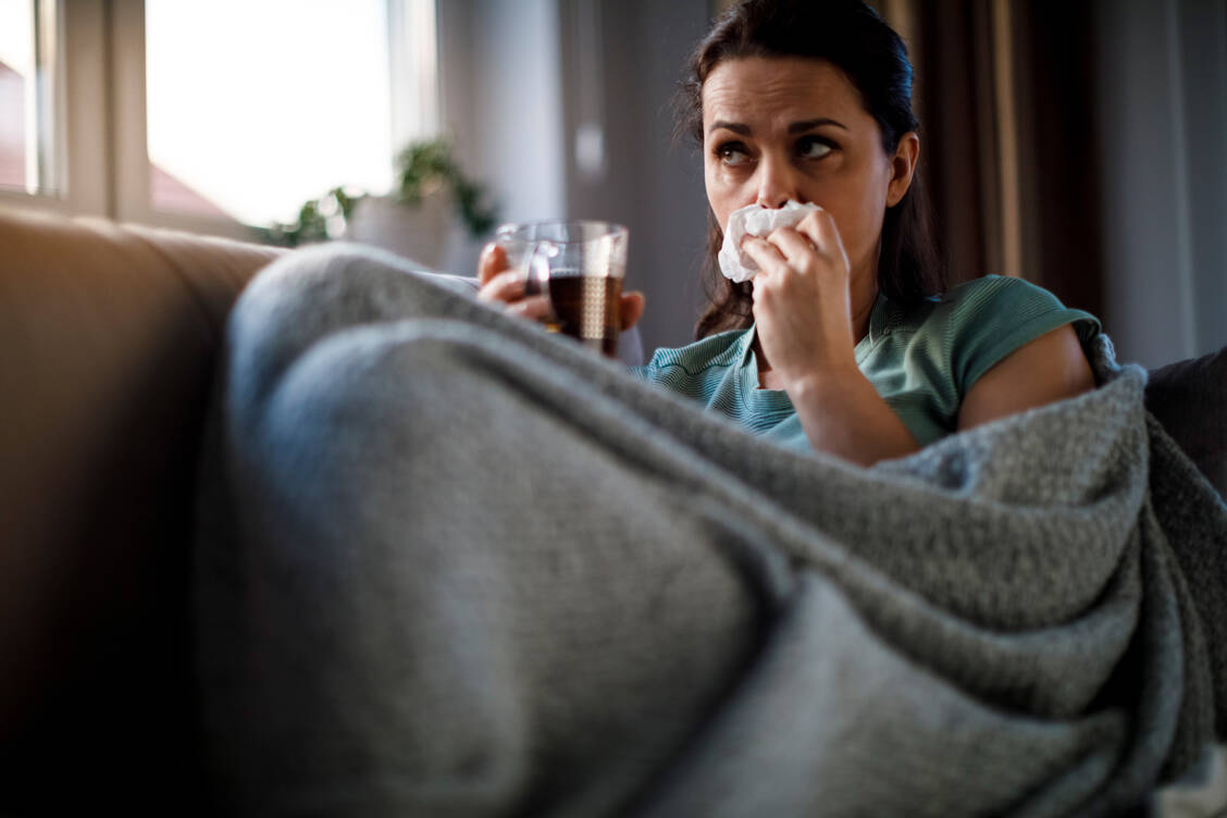 Gut auskurieren: Ruhe und körperliche Schonung bei einem Infekt senken das Risiko, dass eine Herzmuskelentzündung entsteht. / © Getty Images/damircudic
