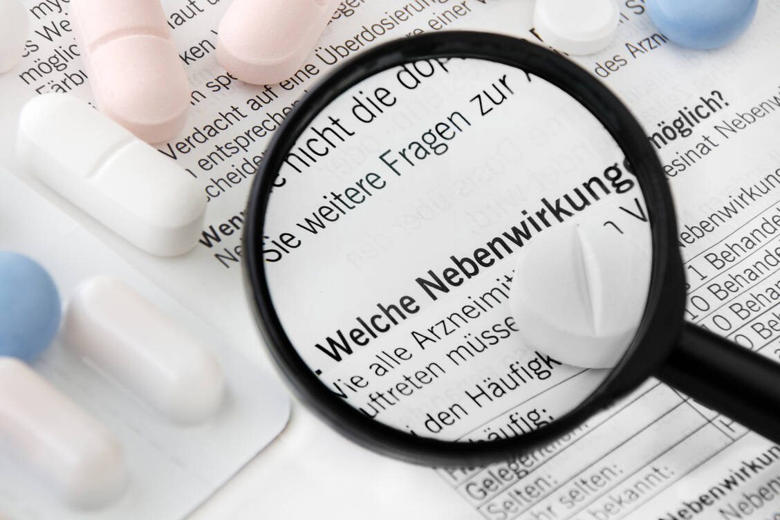Unerwünschte Arzneimittelwirkungen könnten sogar zum Therapieerfolg beitragen. / Foto: Adobe Stock/PhotoSG