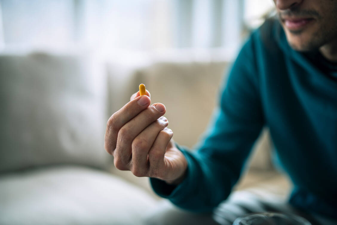 Der unkritische Einsatz von Antibiotika kann Resistenzen fördern. Experten fordern daher eindeutige Leitlinien für den Einsatz der antibiotischen »Pille danach«.  / Foto: Getty Images/ArtistGNDphotography