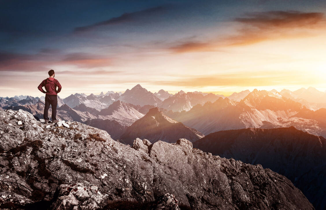 Gipfelglück lässt sich auch mit einer chronischen Atemwegserkrankung erleben.  / Foto: Adobe Stock/XtravaganT