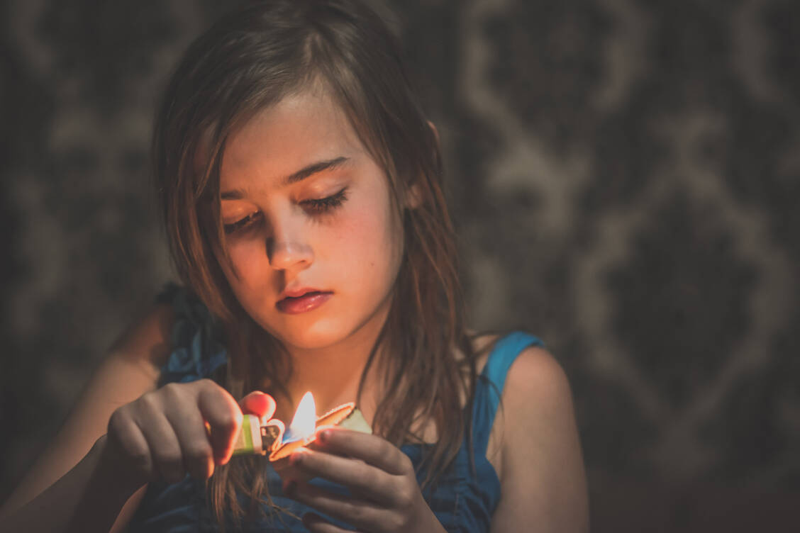Kerzen, Feuerzeug uns Streichhölzer gehören nicht in Kinderhände! / Foto: Getty Images/
harpazo_hope