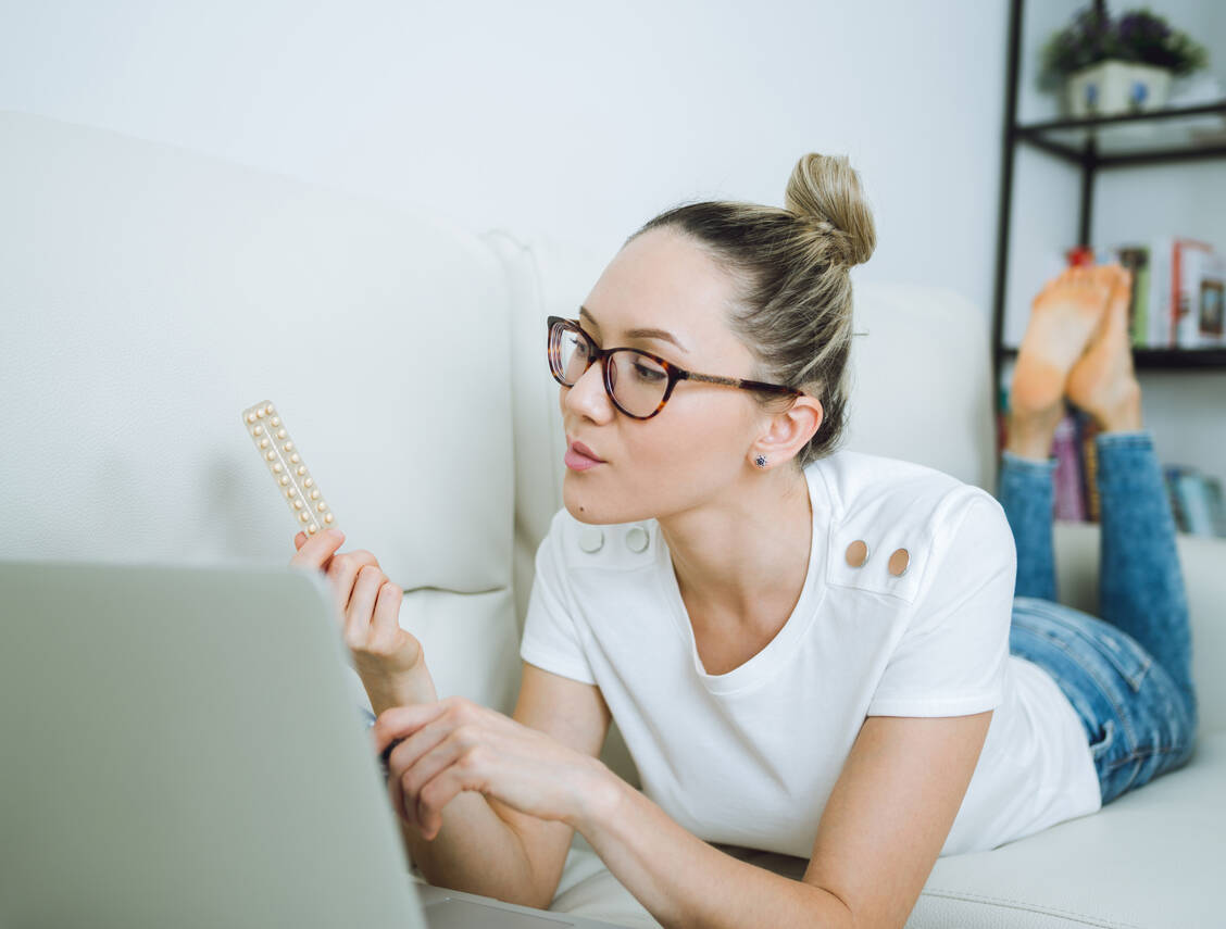 In anderen Ländern können Frauen die Minipille ohne Rezept erhalten. / Foto: Getty Images/Vertigo3d