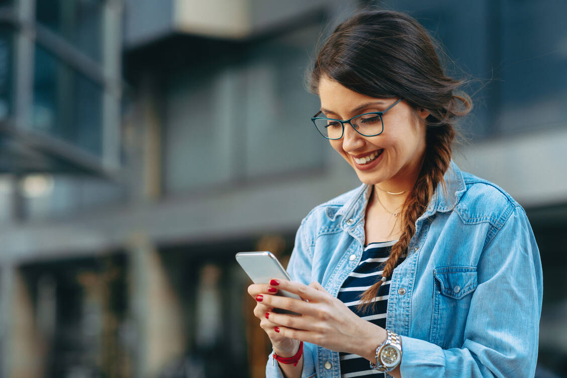 PTA-Forum online wird auf allen Kanälen und zu jeder Tageszeit genutzt.  / Foto: Adobe Stock/ Milenko Đilas