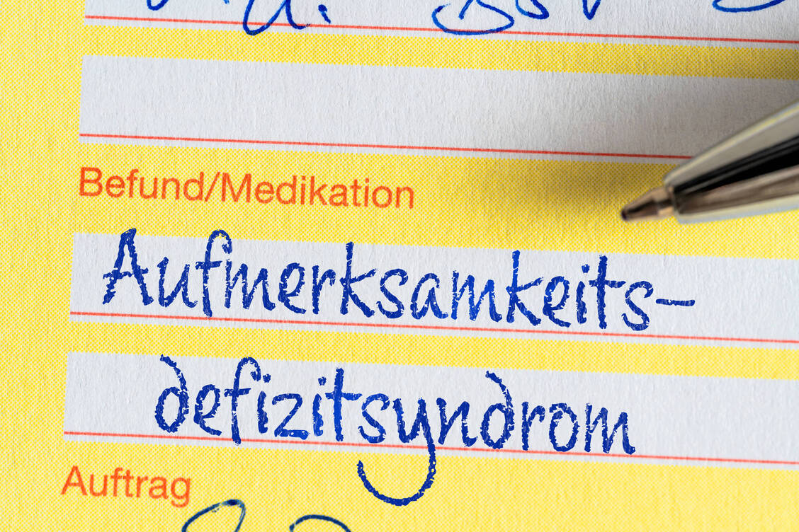 Der Anstieg an ADHS-Diagnosen bei Erwachsenen werden von Forschenden kontrovers diskutiert. / © IMAGO/Bihlmayerfotografie