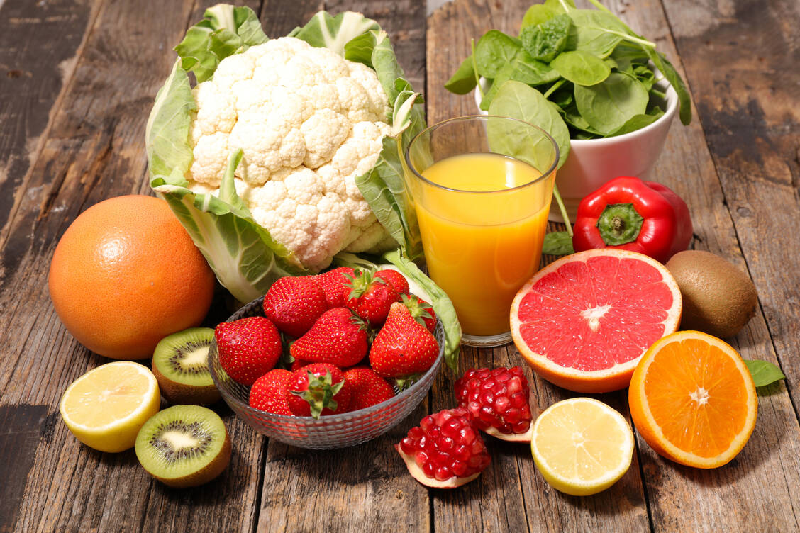 Zitrusfrüchte gelten als Klassiker für eine gute Vitamin C-Versorgung, auch wenn es Früchte gibt, die noch mehr des Vitamins enthalten. / Foto: Adobe Stock/M.studio