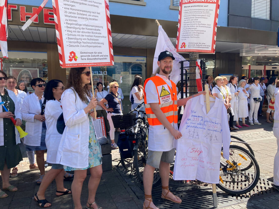 In Singen im Landkreis Konstanz am Bodensee machten die Apotheken mobil und demonstrierten für bessere Rahmenbedingungen und mehr politisches Gehör. / Foto: PZ/Ev Tebroke