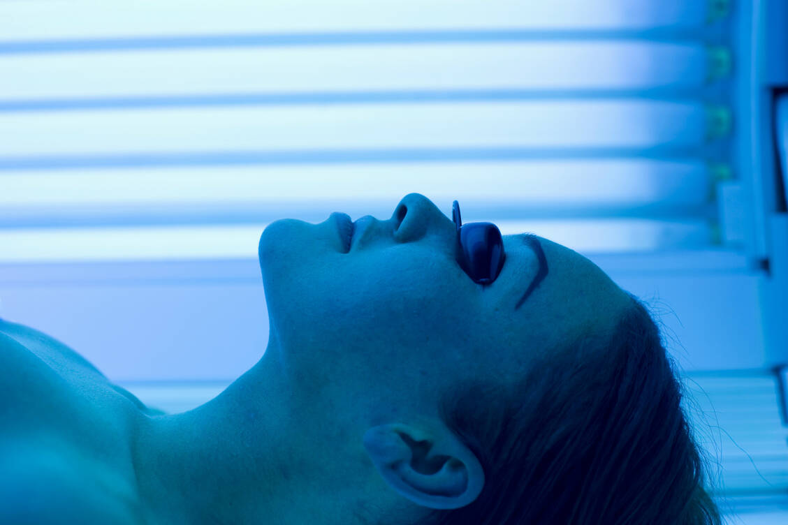 Die Bestrahlungsstärke im Solarium entspricht der Äquatorsonne um die Mittagszeit – bei wolkenlosem Himmel und senkrecht stehender Sonne. / Foto: Getty Images/Andrew Fox
