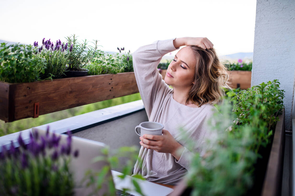 Der Frühling ist da, aber die Energie fehlt. Was hilft gegen Frühjahrsmüdigkeit? / Foto: Getty Images/Halfpoint Images