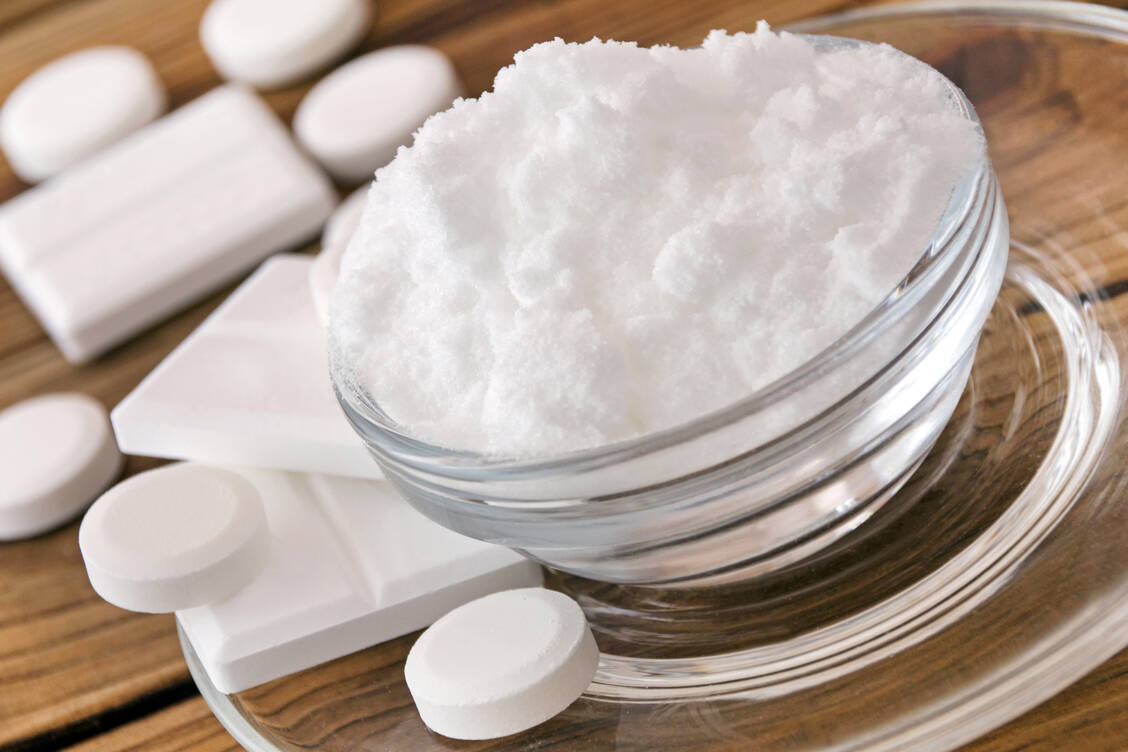 Im Fall einer Hypoglykämie Traubenzucker (Glucose) zu sich nehmen, da die Aufspaltung von Haushaltszucker (Saccharose) durch den α-Glucosidasehemmer gehemmt und die Anhebung des Blutzuckers dadurch verzögert wird. / Foto: Adobe Stock/PhotoSG