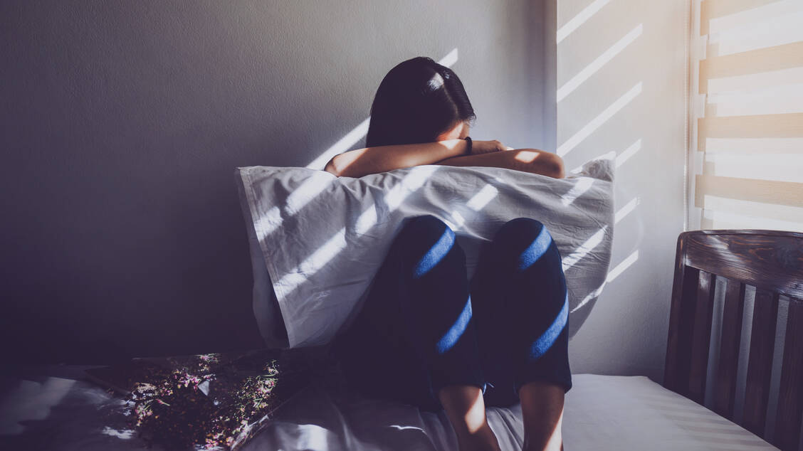 In Europa leiden rund 2 Prozent der Bevölkerung einmal im Leben an einer Posttraumatischen Belastungsstörung, ausgelöst beispielsweise durch Kriegserfahrungen, Entführungen, Überfälle oder sexuellen Missbrauch. / Foto: Getty Images/bunditinay