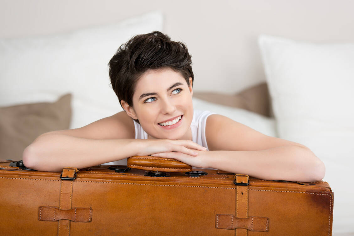 Gerade im Herbst und Winter ist es für Apothekenpersonal oft schwierig Urlaub zu nehmen. Unter bestimmten Umständen können Resturlaubstage von 2021 aber noch bis Ende März 2022 genommen werden. / Foto: Fotolia/contrastwerkstatt