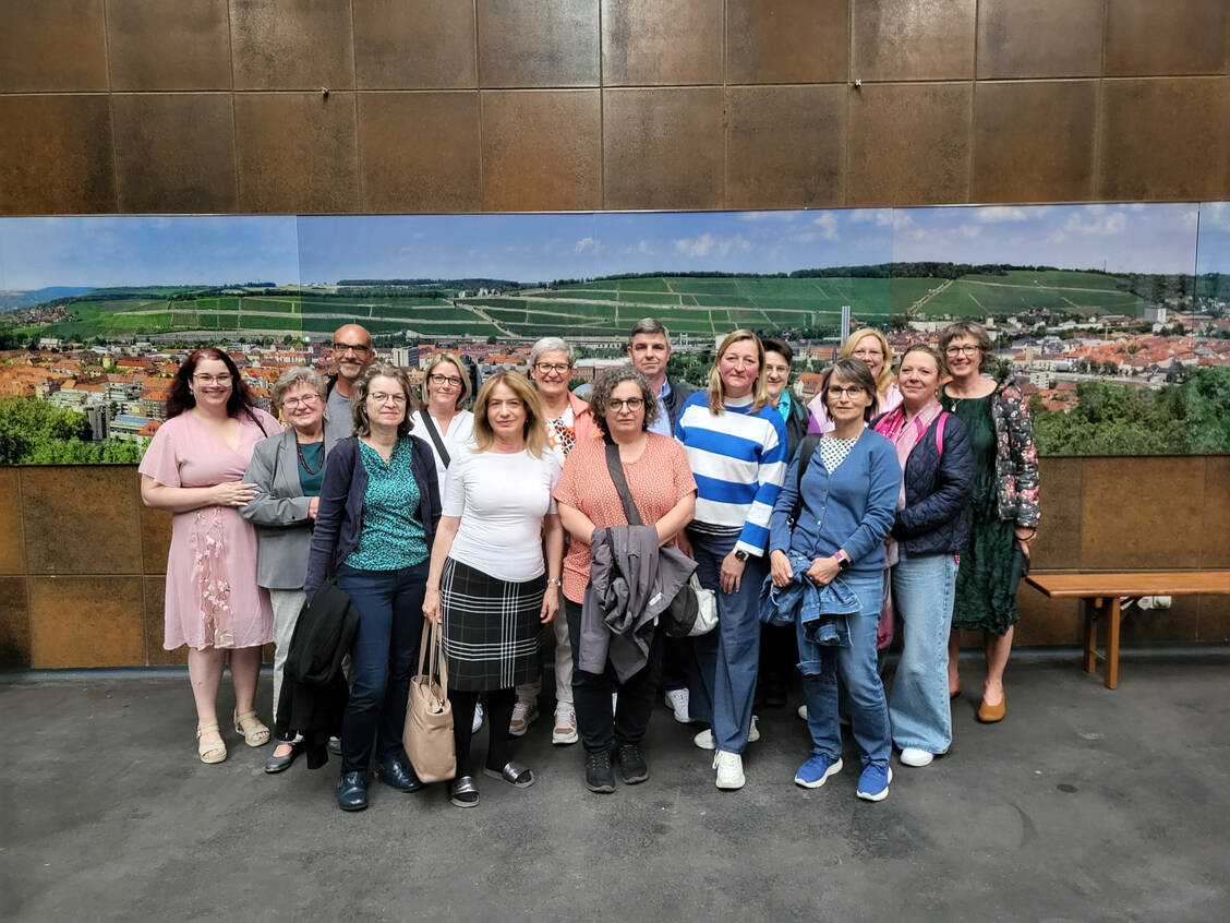 Bereits am Vortag trafen sich ehrenamtlich Aktive und Adexa-Teammitglieder in Würzburg. / © Adexa/Sigrid Joachimsthaler